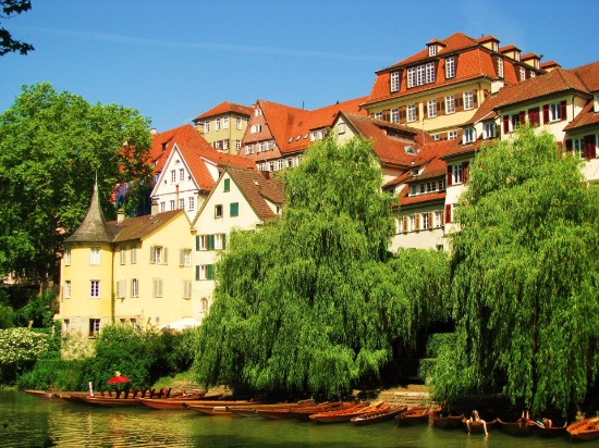 Auf meinem Stocherkahn eine schöne Zeit erleben